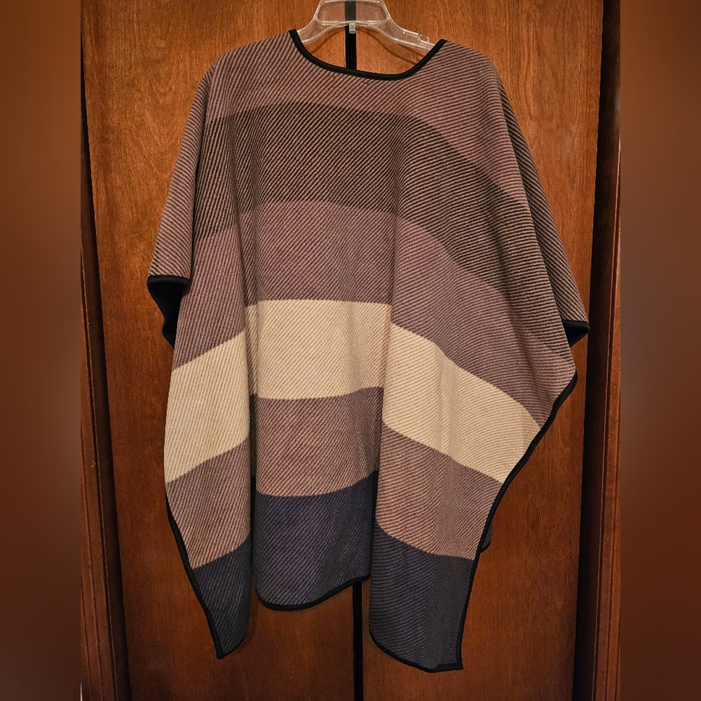 Ike Behar- Multi Color -Fleece Reversible Wrap -One Size Fits All - Picture 2 of 5